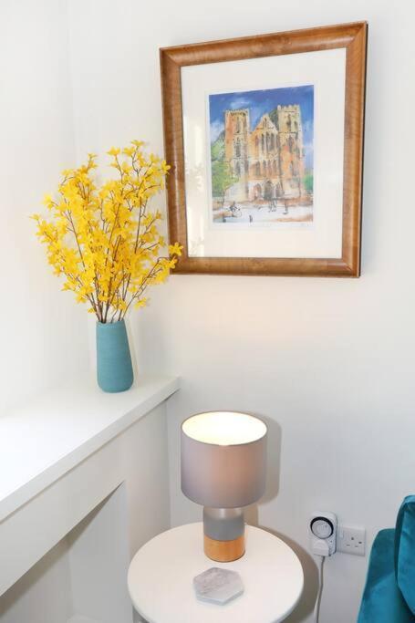 Central Ripon Apartment - View Of The Cathedral! 外观 照片