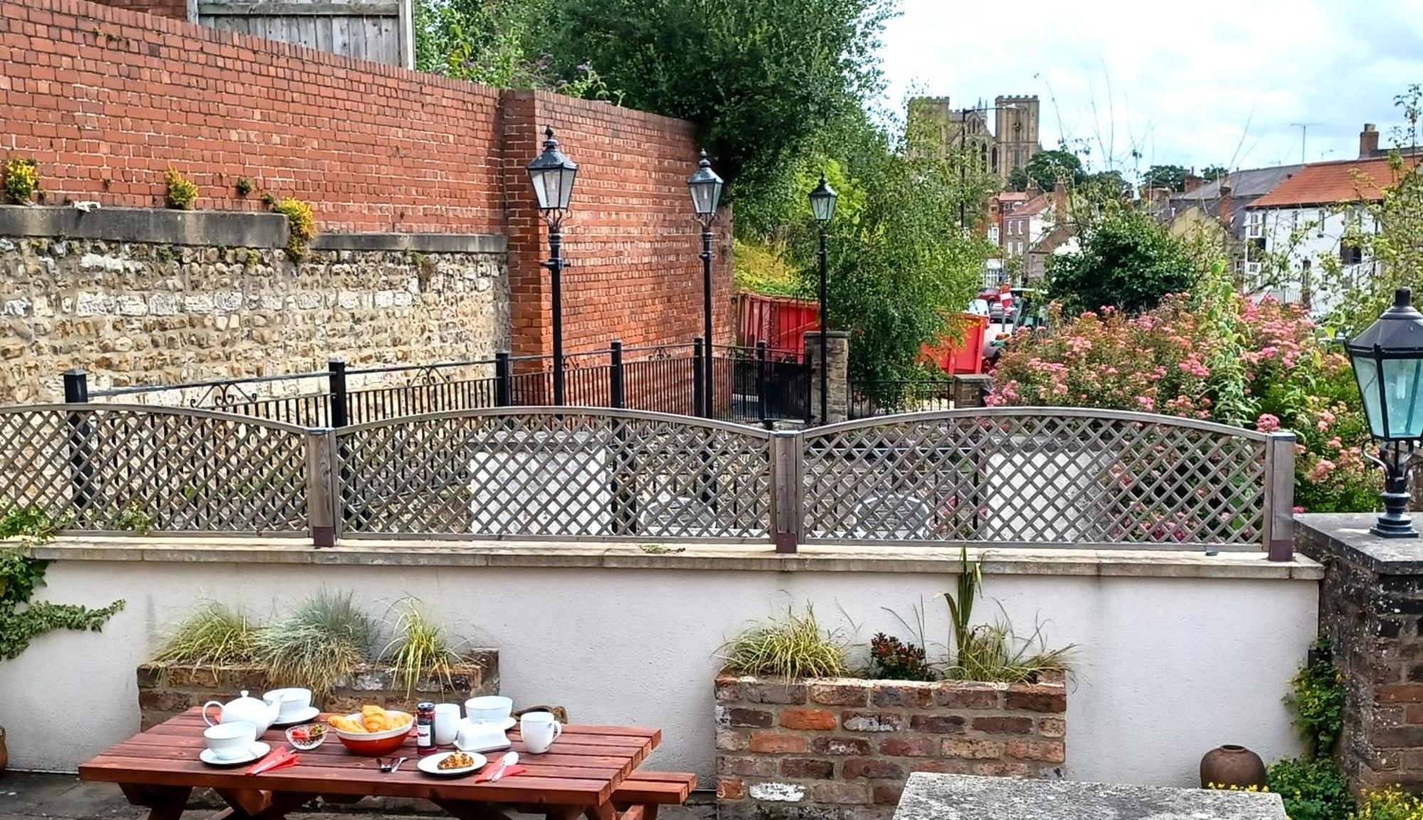 Central Ripon Apartment - View Of The Cathedral! 外观 照片